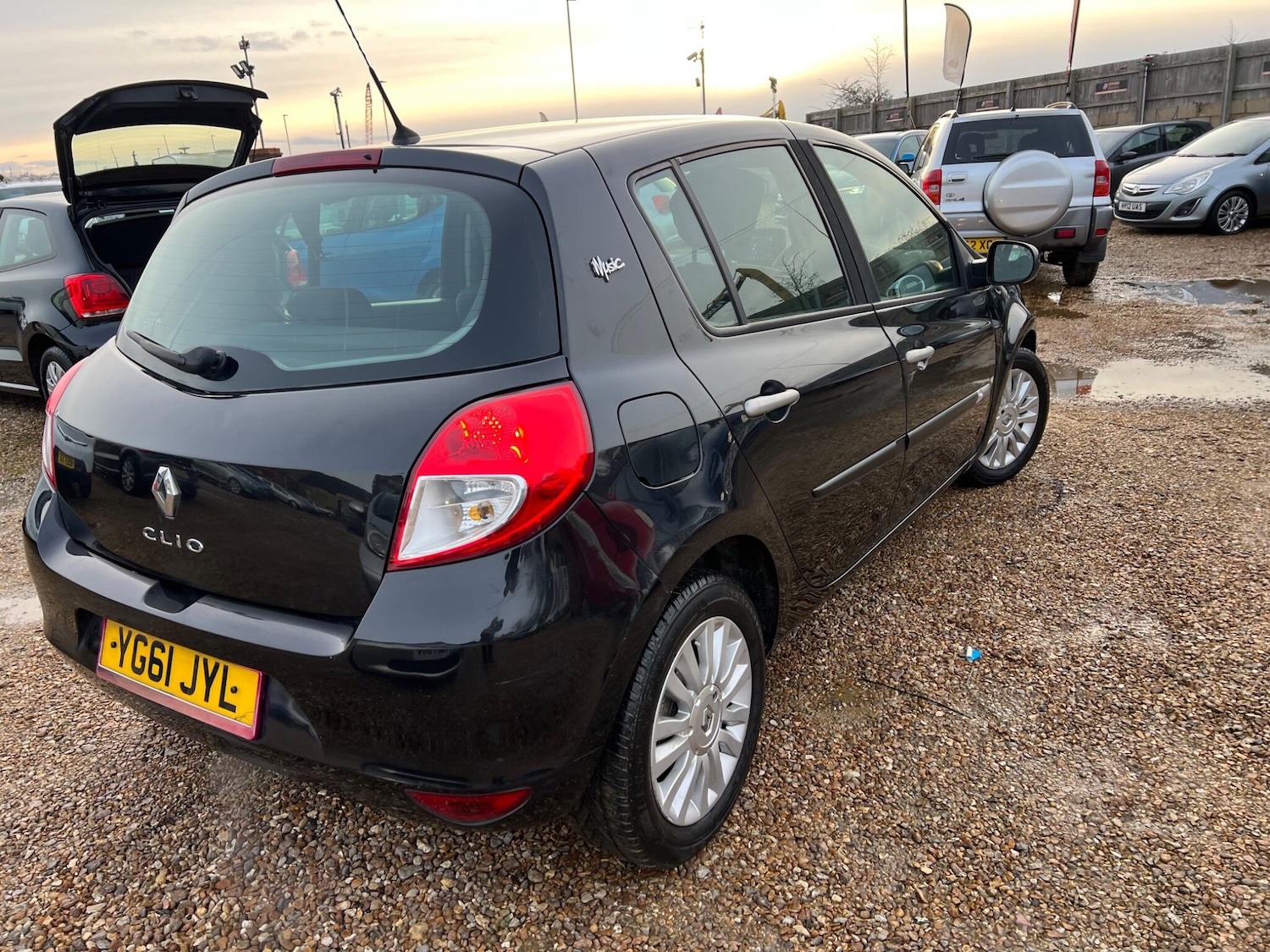 Used Renault Clio 2011 for sale - 77559141: Photo 9