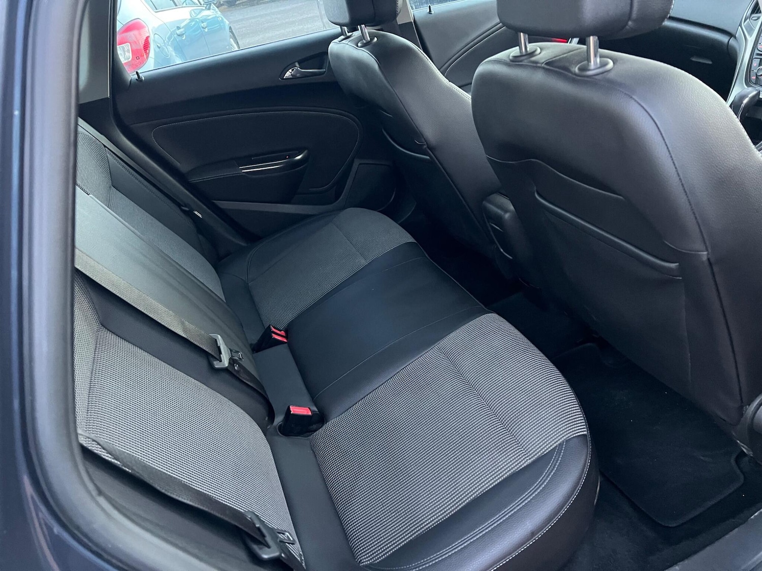 Used Vauxhall Astra 2010 for sale - 76528105: Photo 23