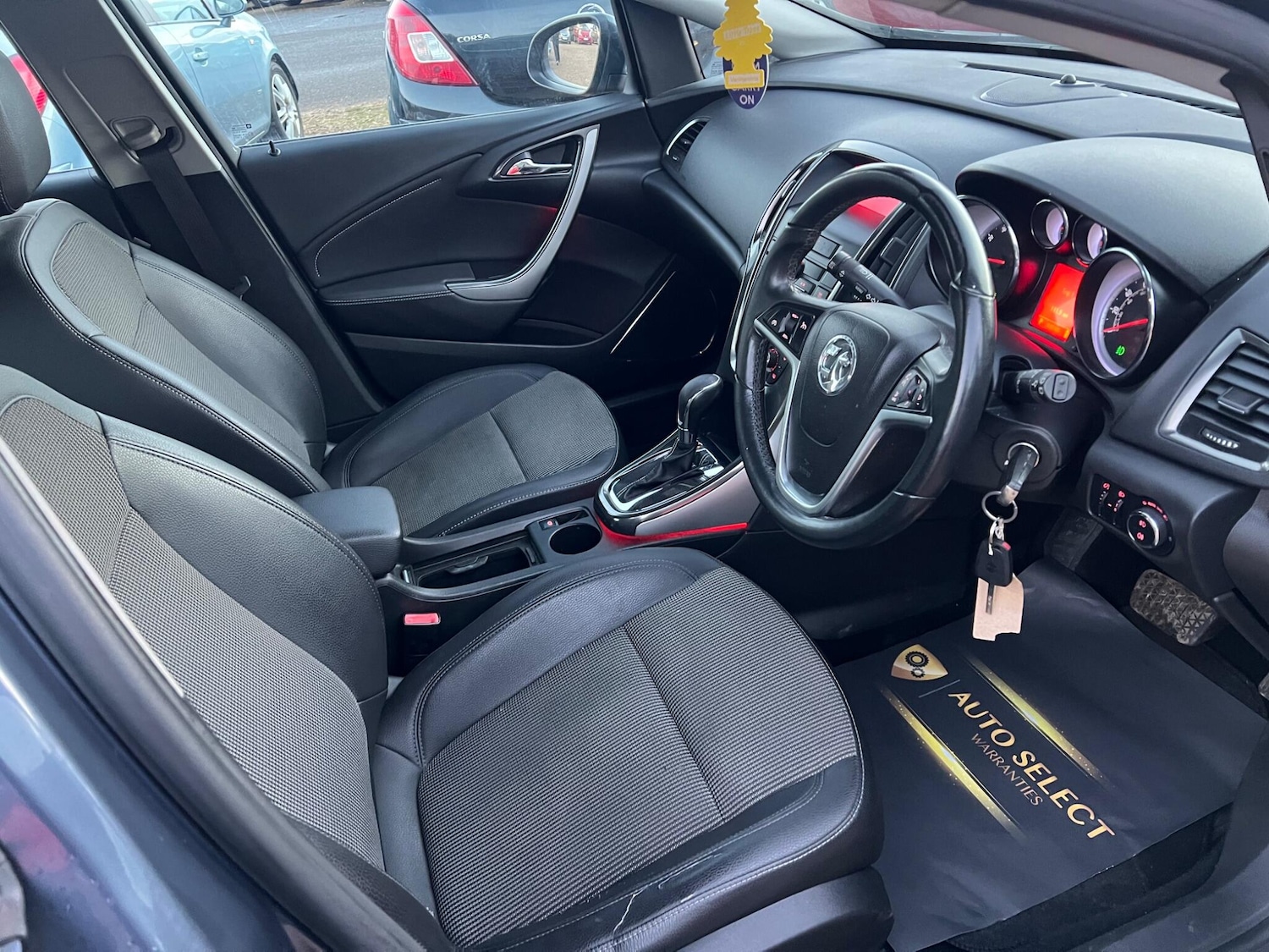 Used Vauxhall Astra 2010 for sale - 76528105: Photo 24