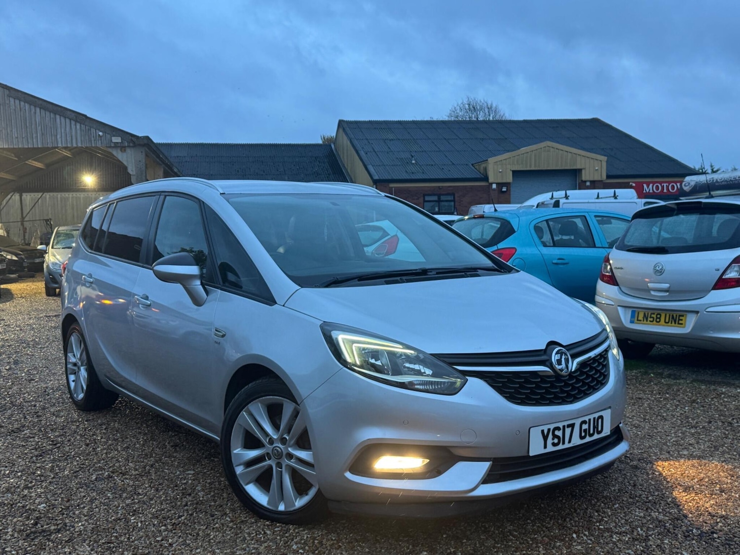 Used Vauxhall Zafira 2017 for sale - 76389063: Photo 5