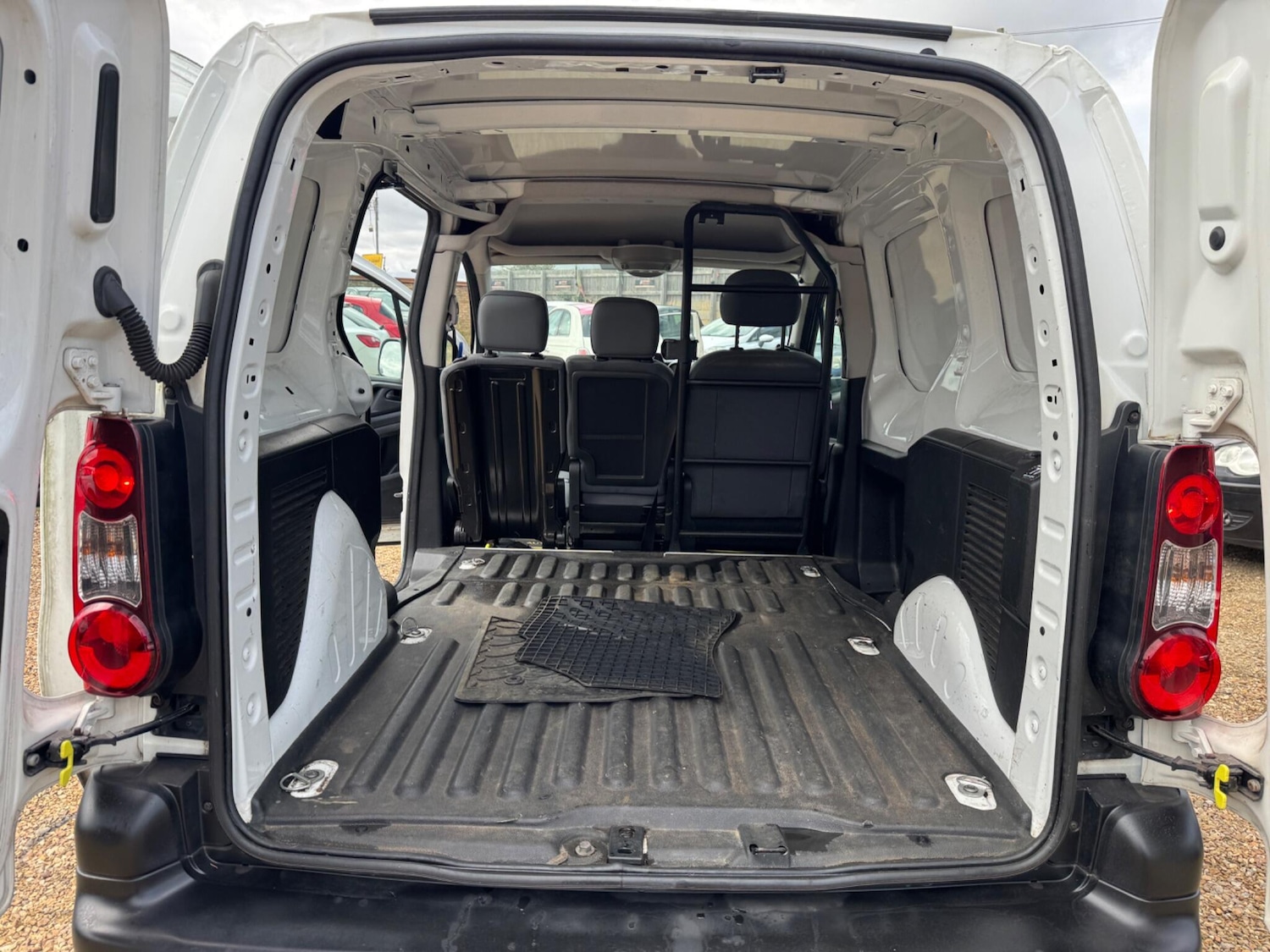 Used Citroen Berlingo 2015 for sale - 76389324: Photo 19