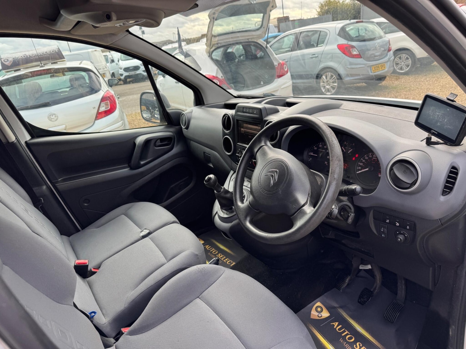 Used Citroen Berlingo 2015 for sale - 76389324: Photo 23