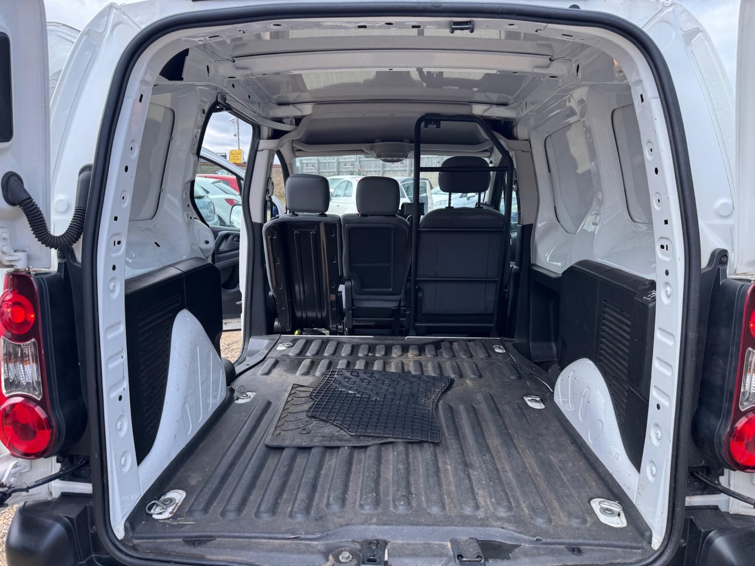 Used Citroen Berlingo 2015 for sale - 76389324: Photo 8