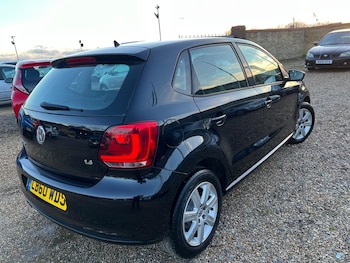 Used Volkswagen Polo 2011 for sale - 77266595: Photo