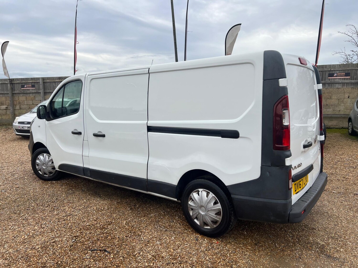 Used Vauxhall Vivaro 2017 for sale - 77925211: Photo 3