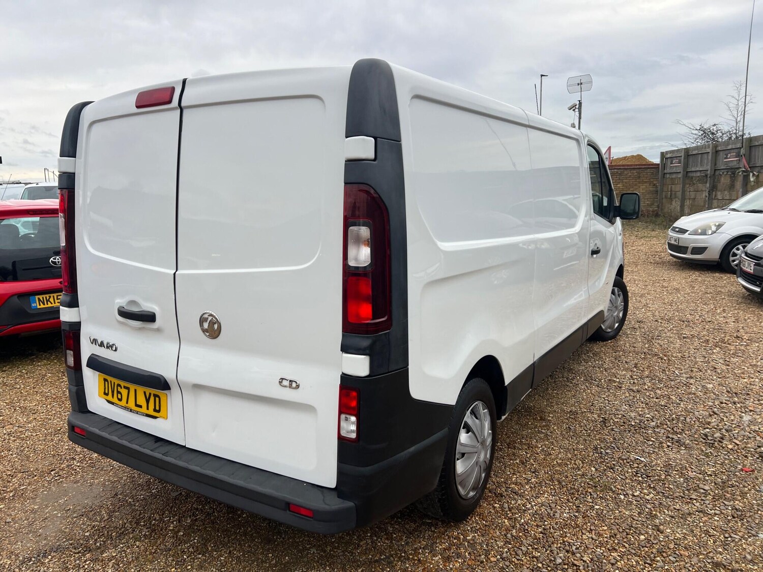 Used Vauxhall Vivaro 2017 for sale - 77925211: Photo 8