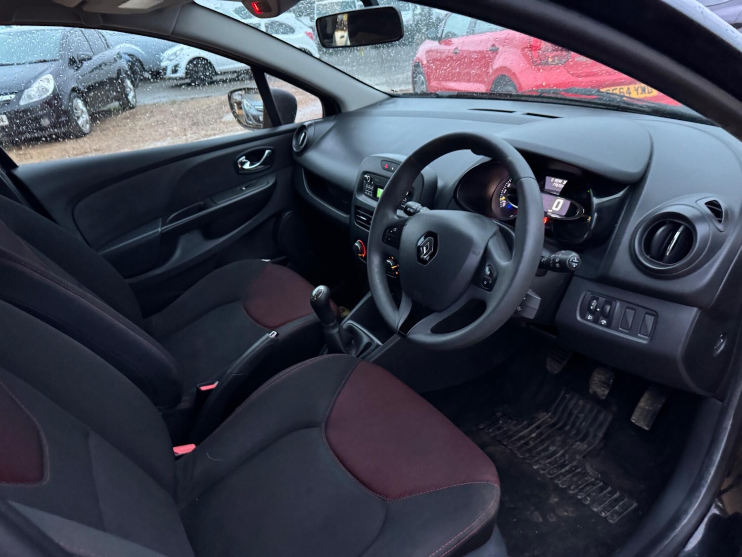 Used Renault Clio 2014 for sale - 76899017: Photo 10