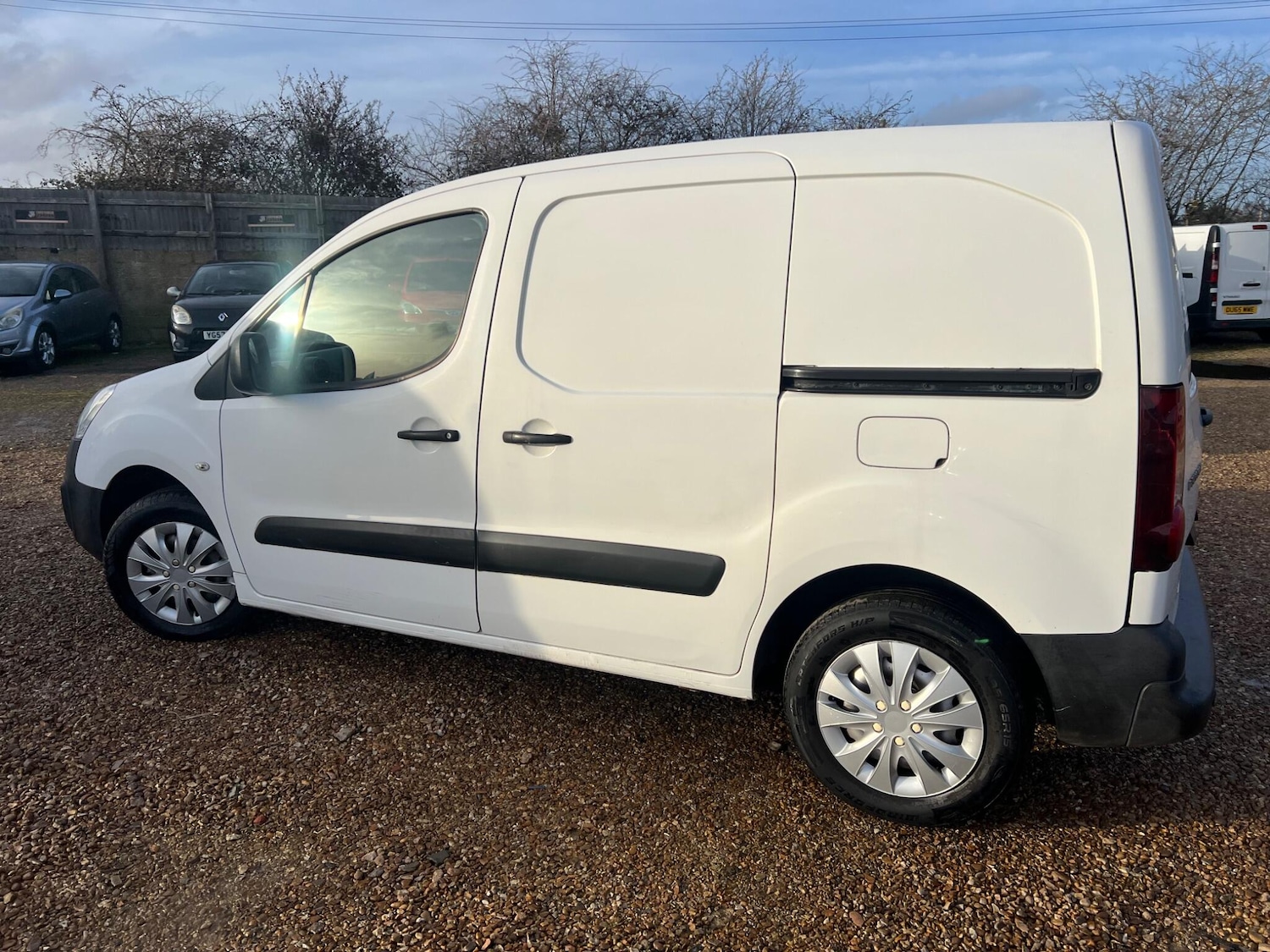 Used Peugeot Partner 2016 for sale - 77387527: Photo 11