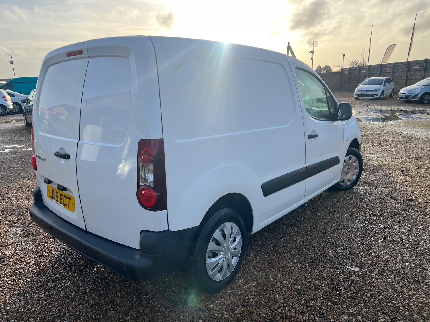 Used Peugeot Partner 2016 for sale - 77387527: Photo 2