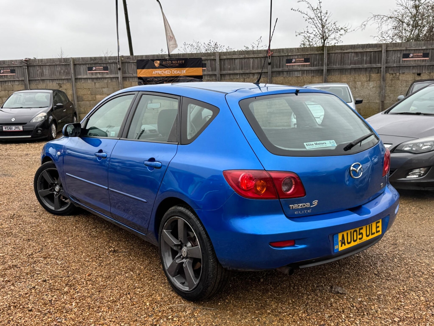 Used Mazda Mazda3 2005 for sale - 77793668: Photo 8