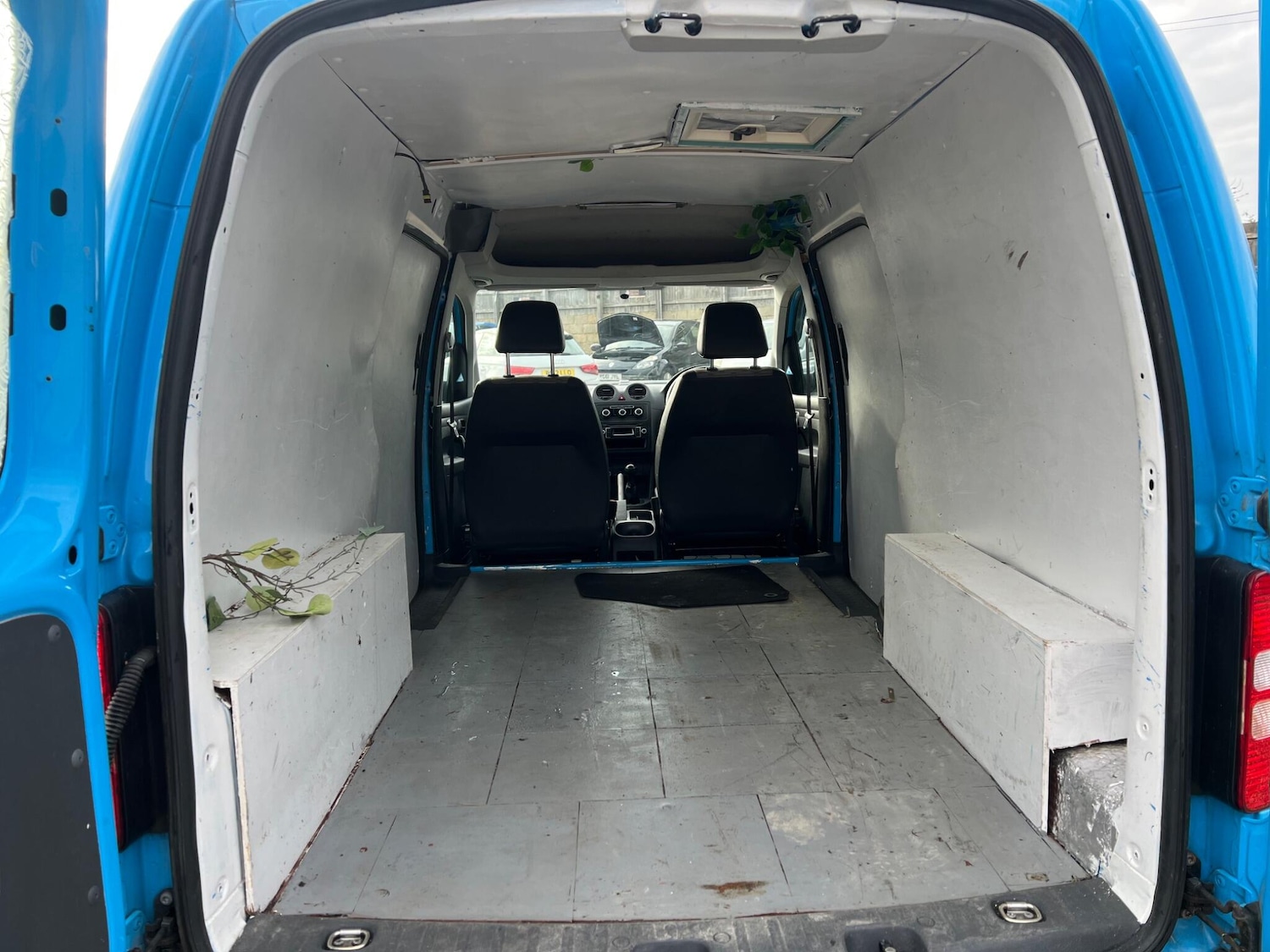 Used Volkswagen Caddy Maxi 2011 for sale - 77925856: Photo 25