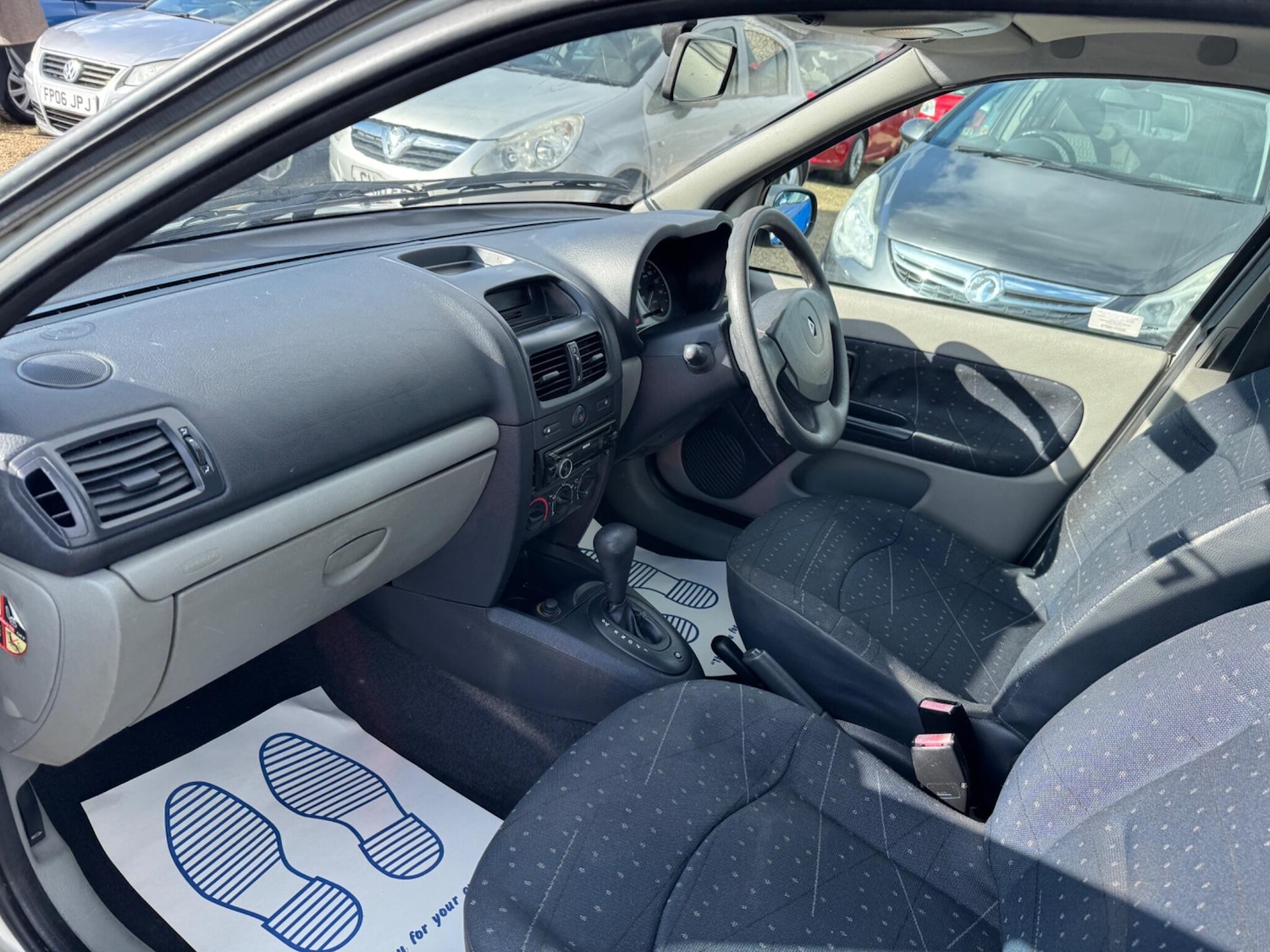 Used Renault Clio 2002 for sale - 77892635: Photo 19