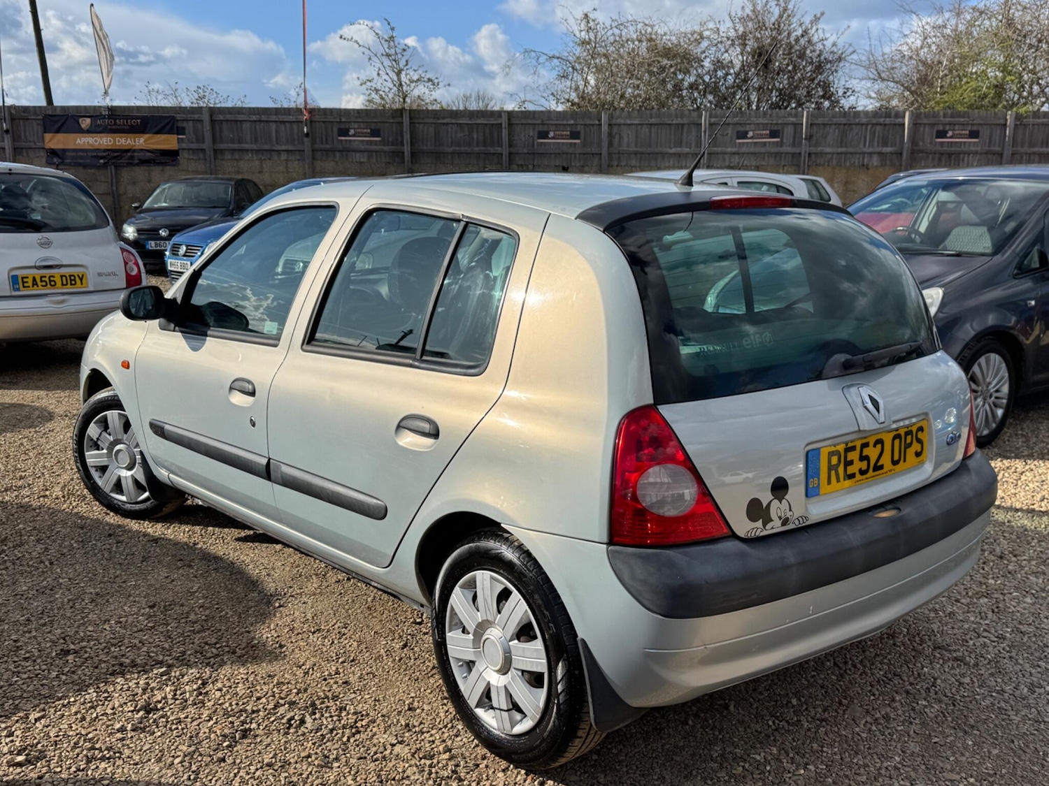 Used Renault Clio 2002 for sale - 77892635: Photo 2