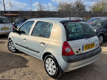 Used Renault Clio 2002 for sale - 77892635: Photo