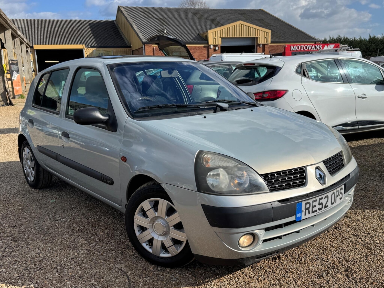 Used Renault Clio 2002 for sale - 77892635: Photo 3