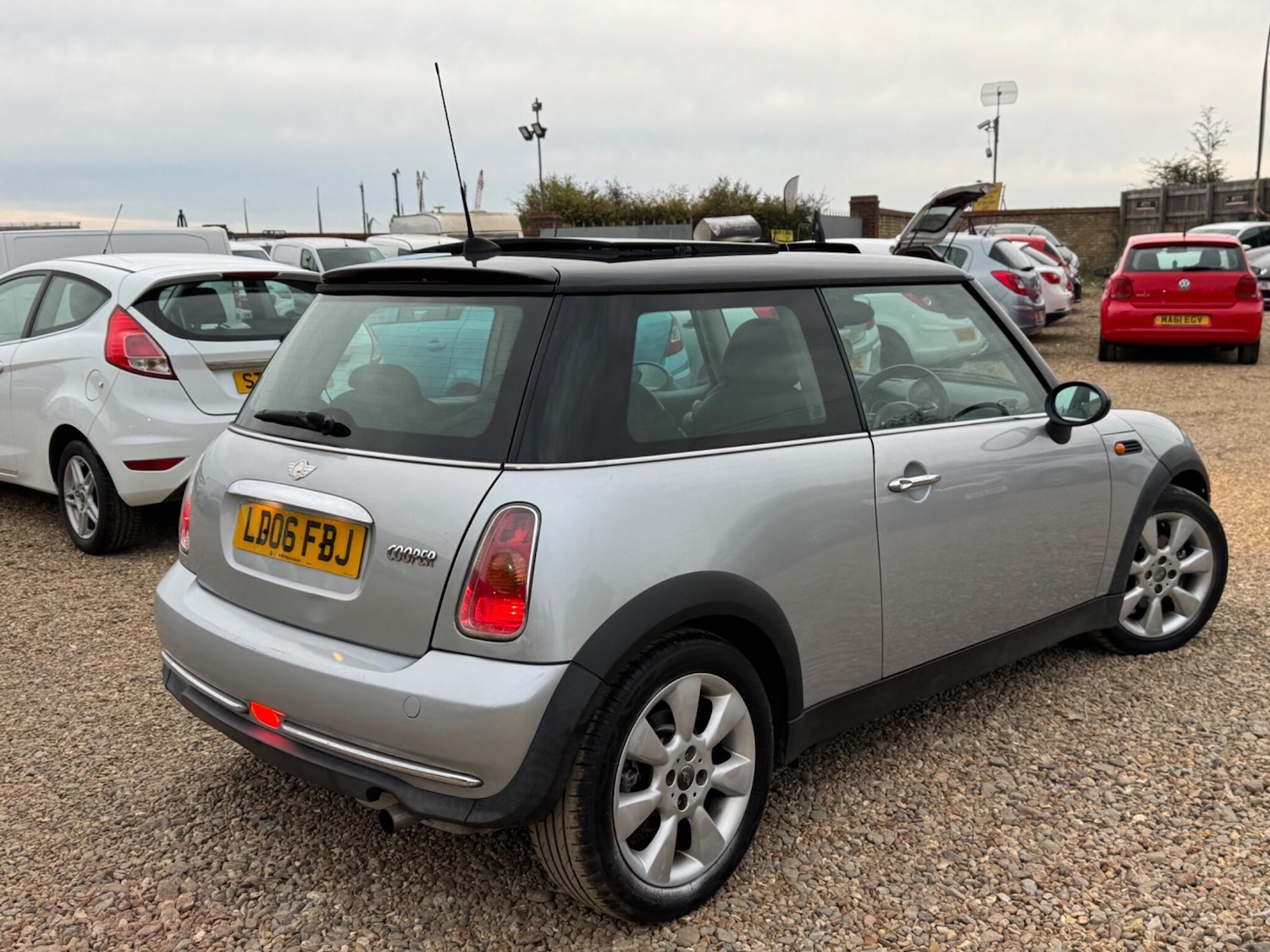 Used MINI Hatch 2006 for sale - 76388885: Photo 11