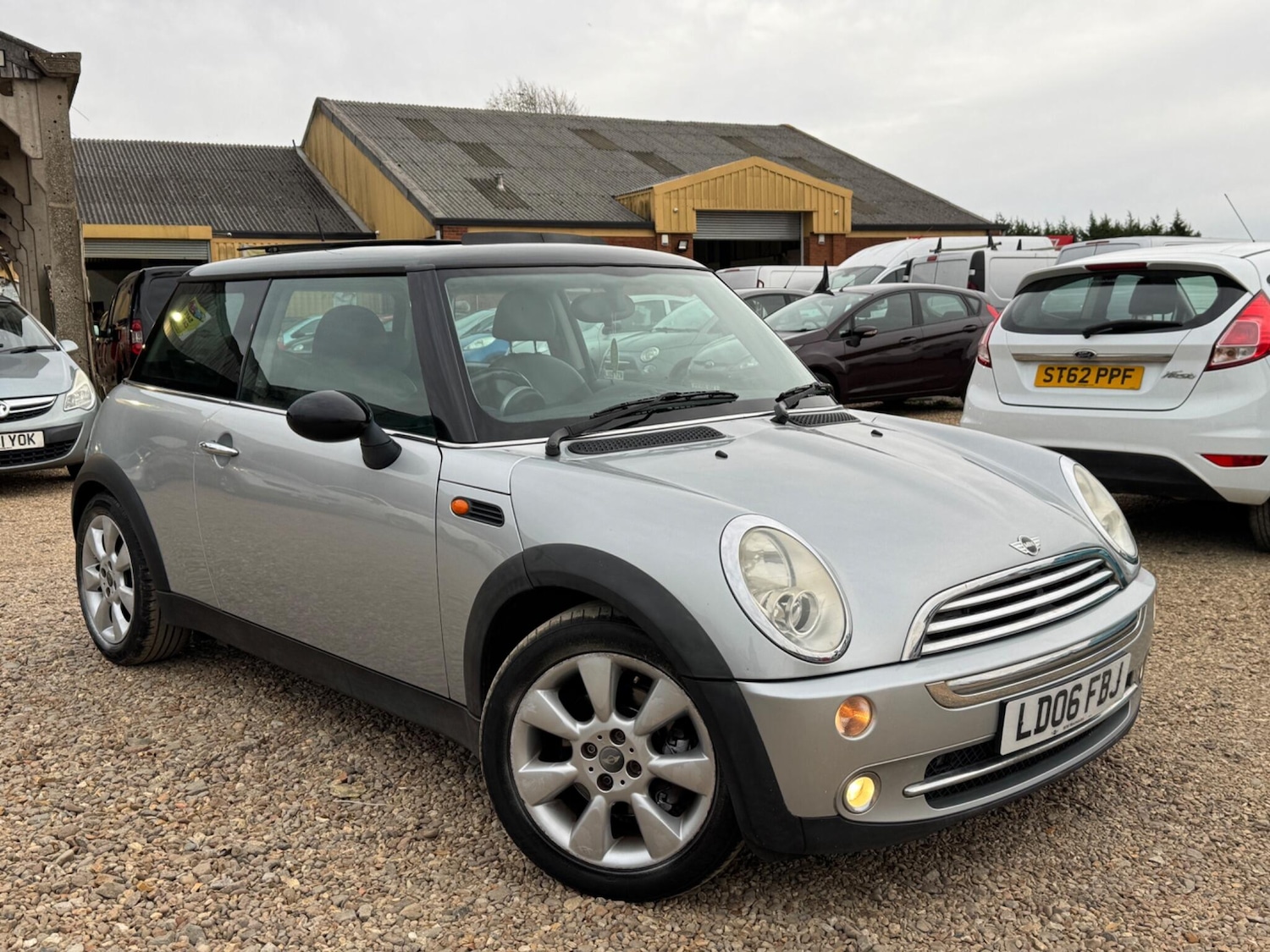 Used MINI Hatch 2006 for sale - 76388885: Photo 3