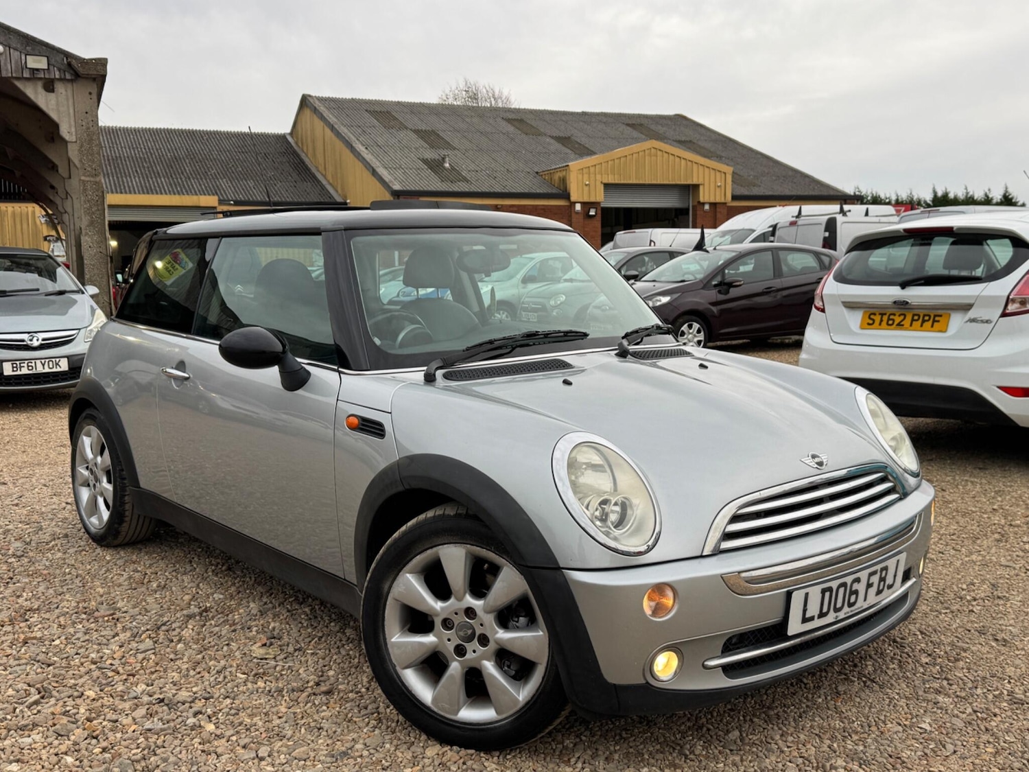 Used MINI Hatch 2006 for sale - 76388885: Photo 5
