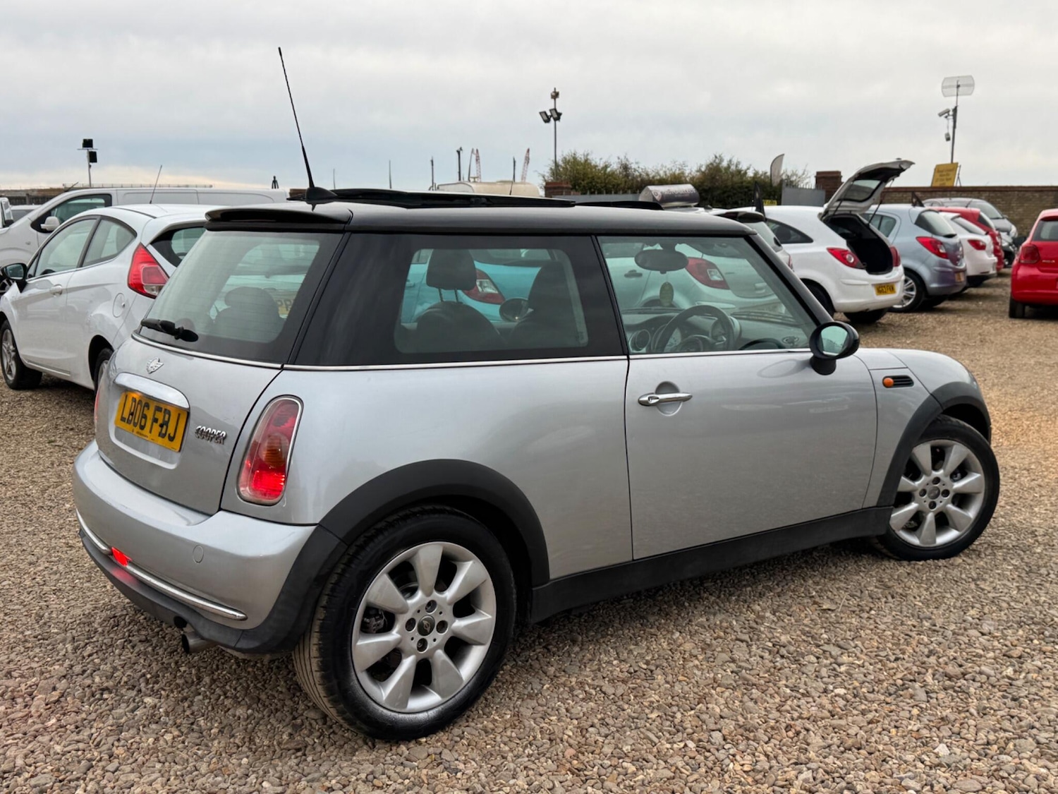 Used MINI Hatch 2006 for sale - 76388885: Photo 7