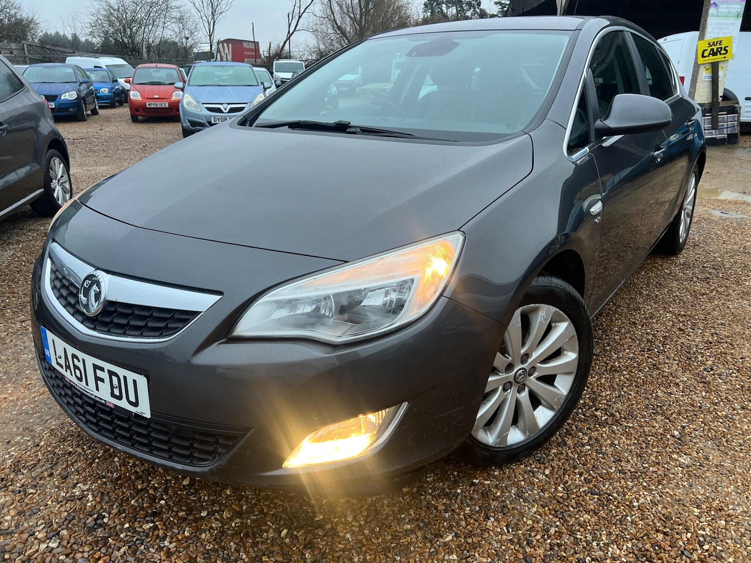Used Vauxhall Astra 2011 for sale - 77658182: Photo 2