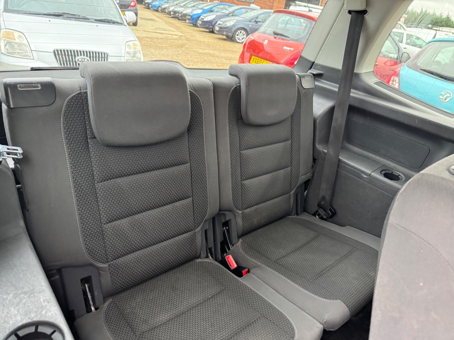 Used Volkswagen Touran 2010 for sale - 76743417: Photo 16