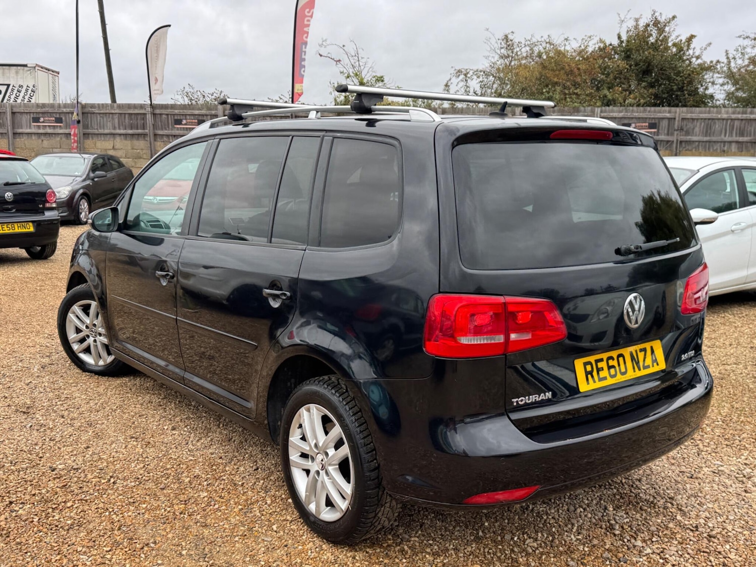 Used Volkswagen Touran 2010 for sale - 76743417: Photo 2