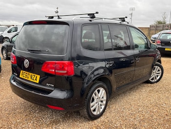 Used Volkswagen Touran 2010 for sale - 76743417: Photo