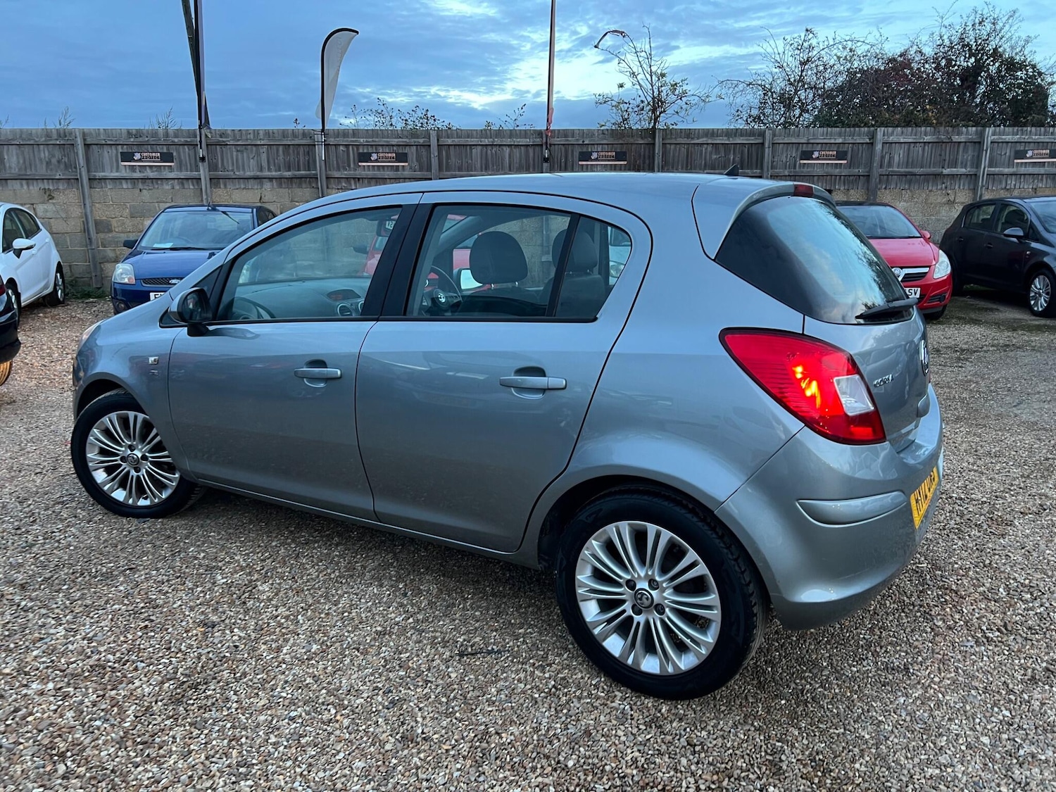 Used Vauxhall Corsa for sale - 76473771: Photo 2