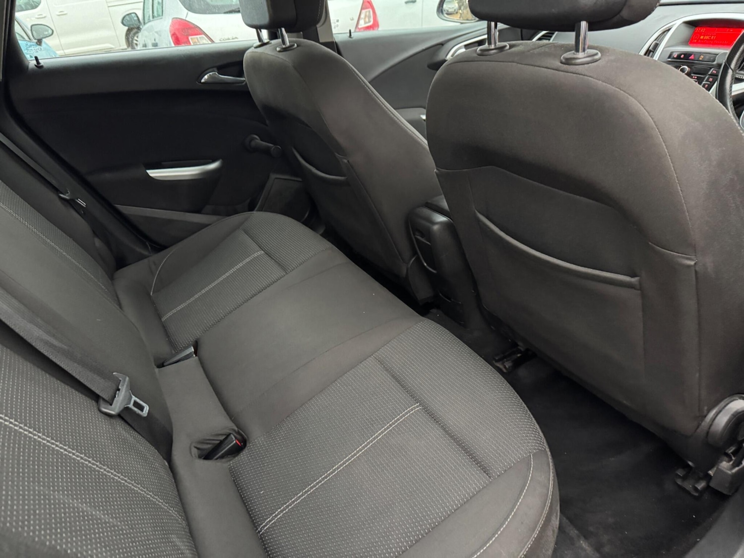 Used Vauxhall Astra 2010 for sale - 76389373: Photo 19