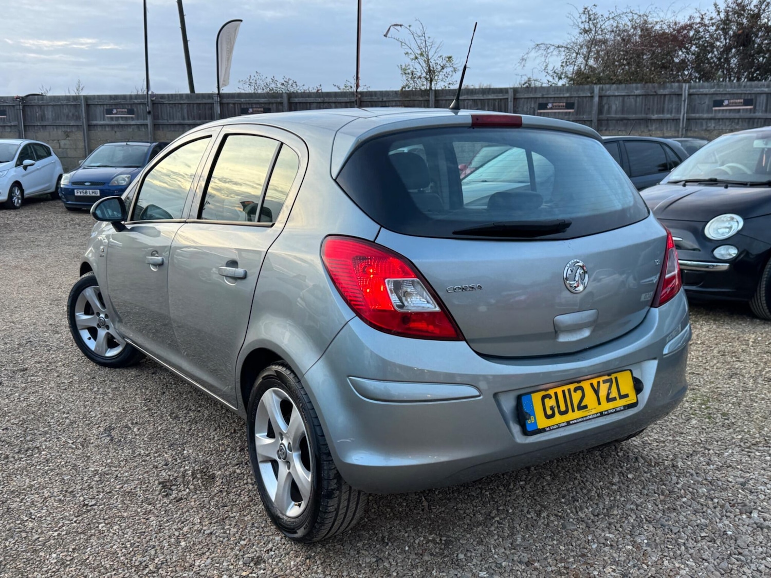 Used Vauxhall Corsa 2012 for sale - 76527842: Photo 2