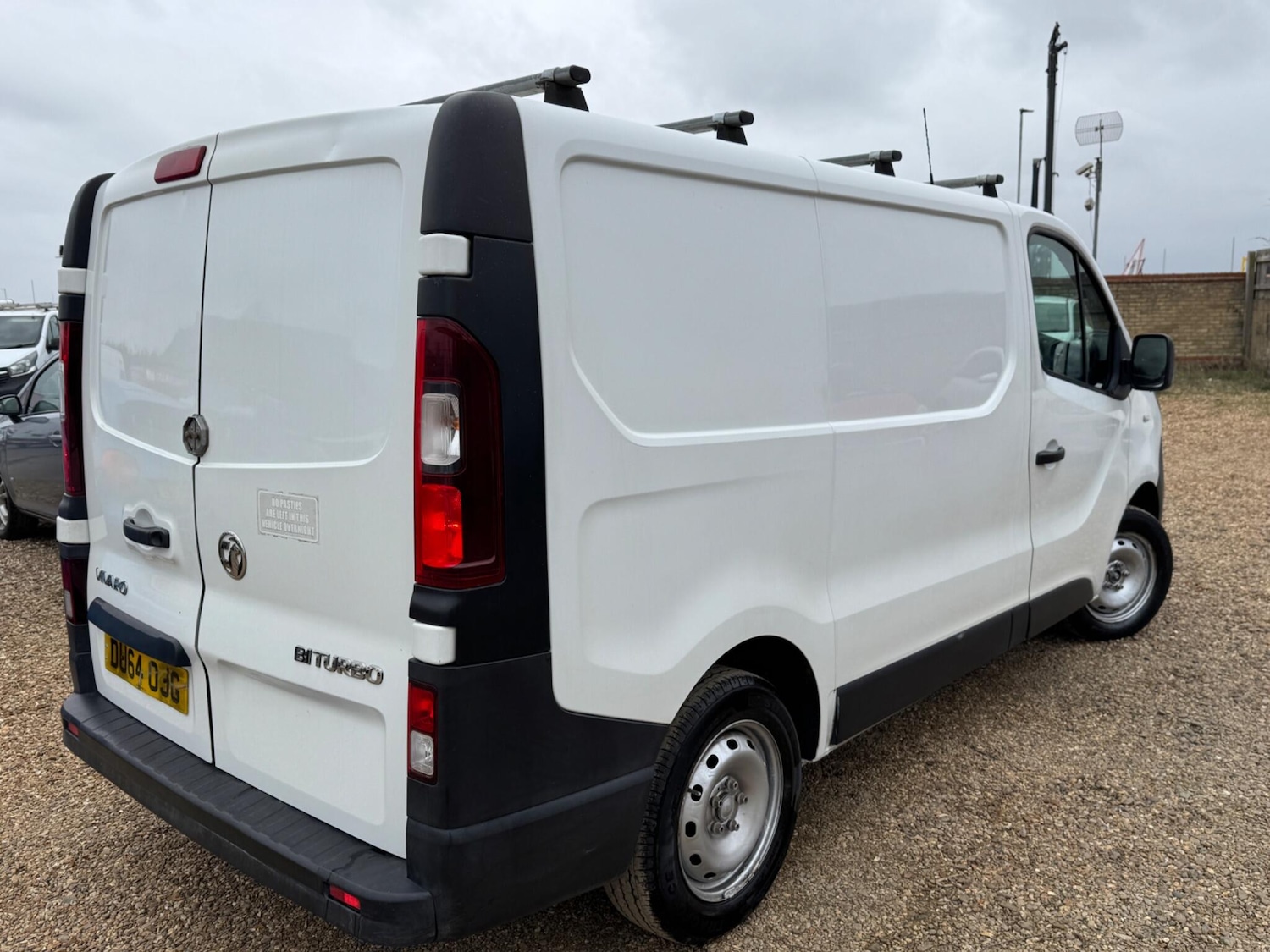 Used Vauxhall Vivaro 2015 for sale - 77924957: Photo 10
