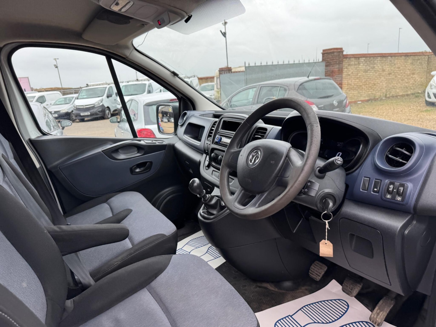 Used Vauxhall Vivaro 2015 for sale - 77924957: Photo 17