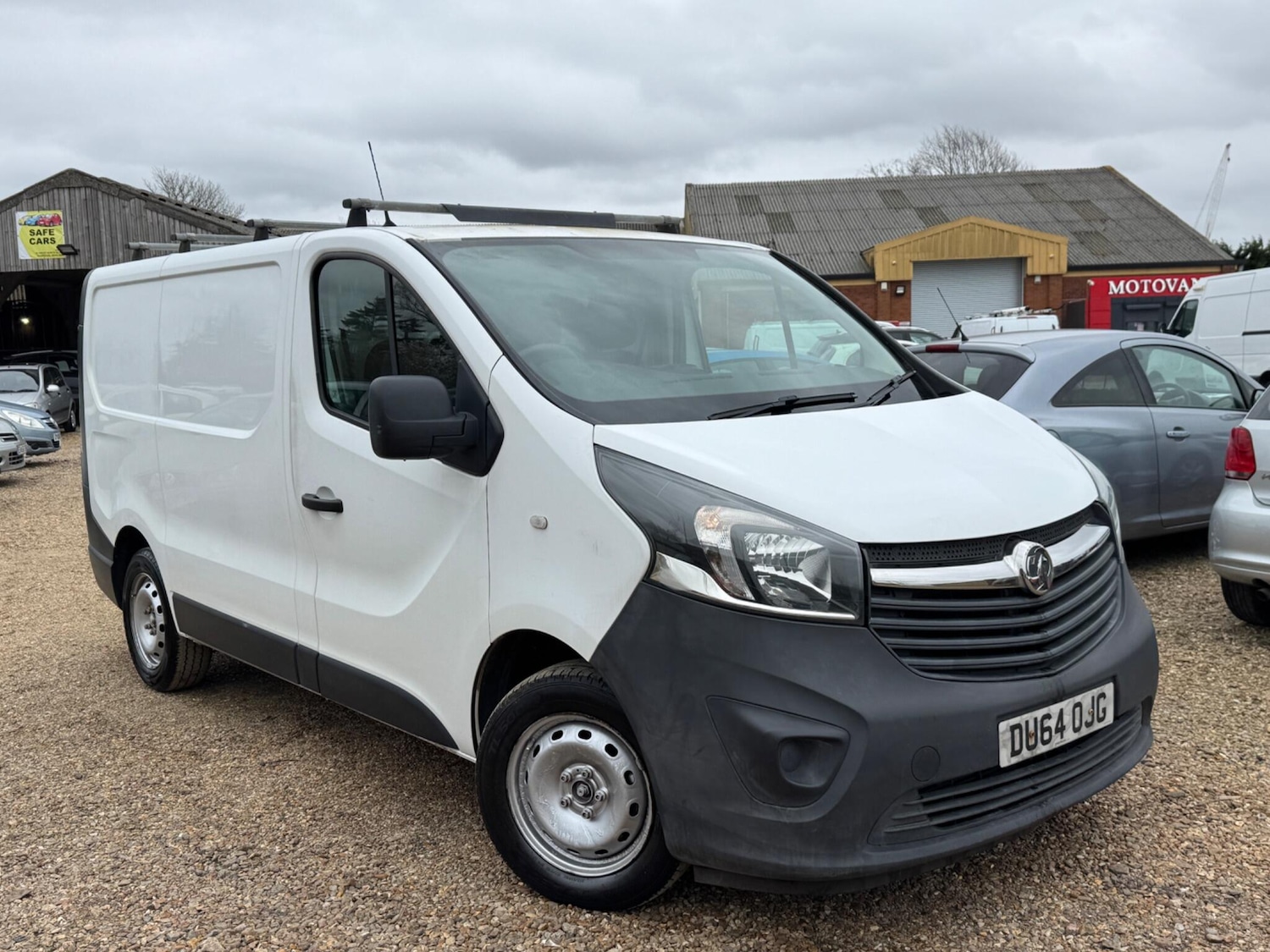 Used Vauxhall Vivaro 2015 for sale - 77924957: Photo 2