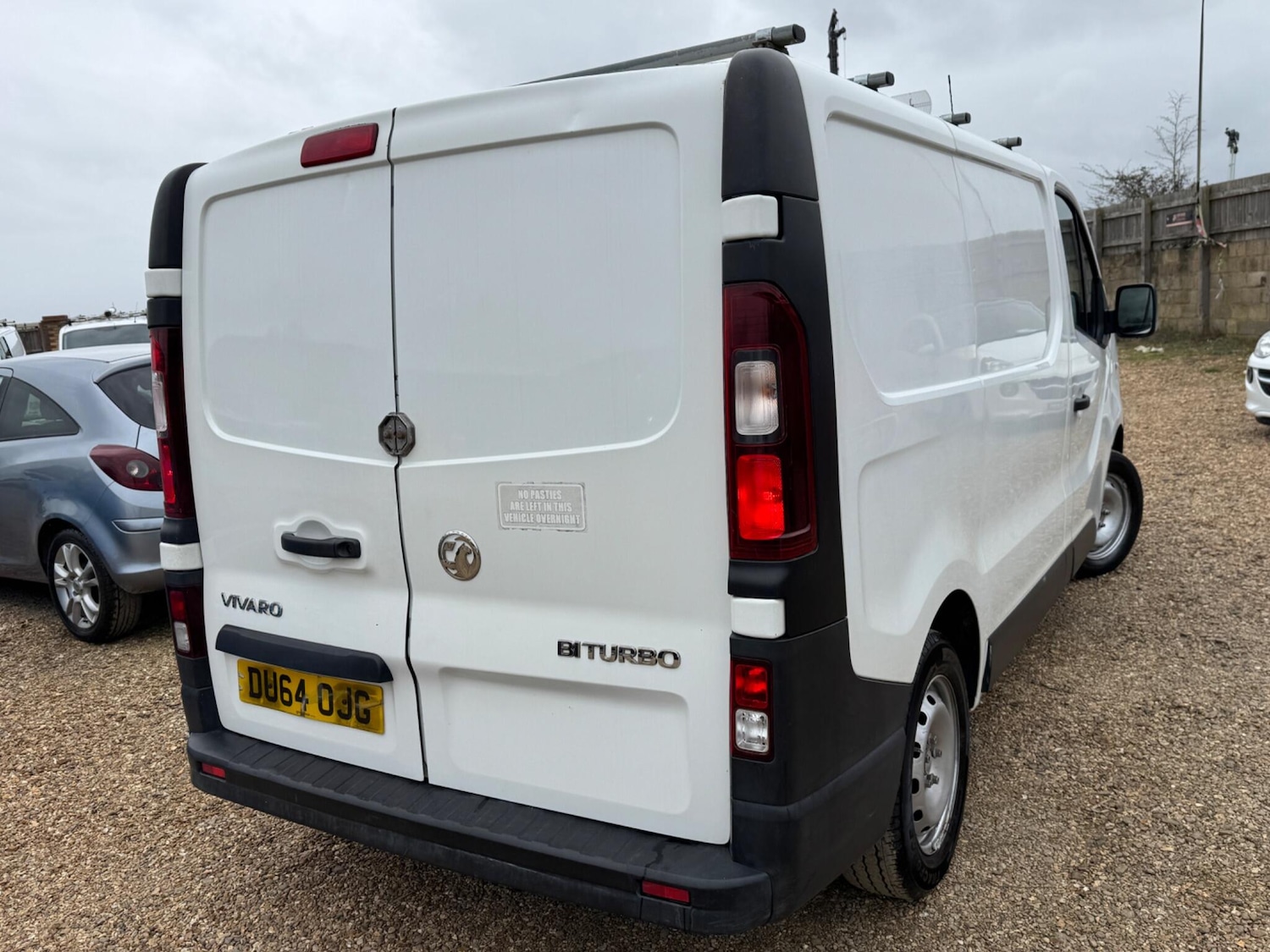 Used Vauxhall Vivaro 2015 for sale - 77924957: Photo 4