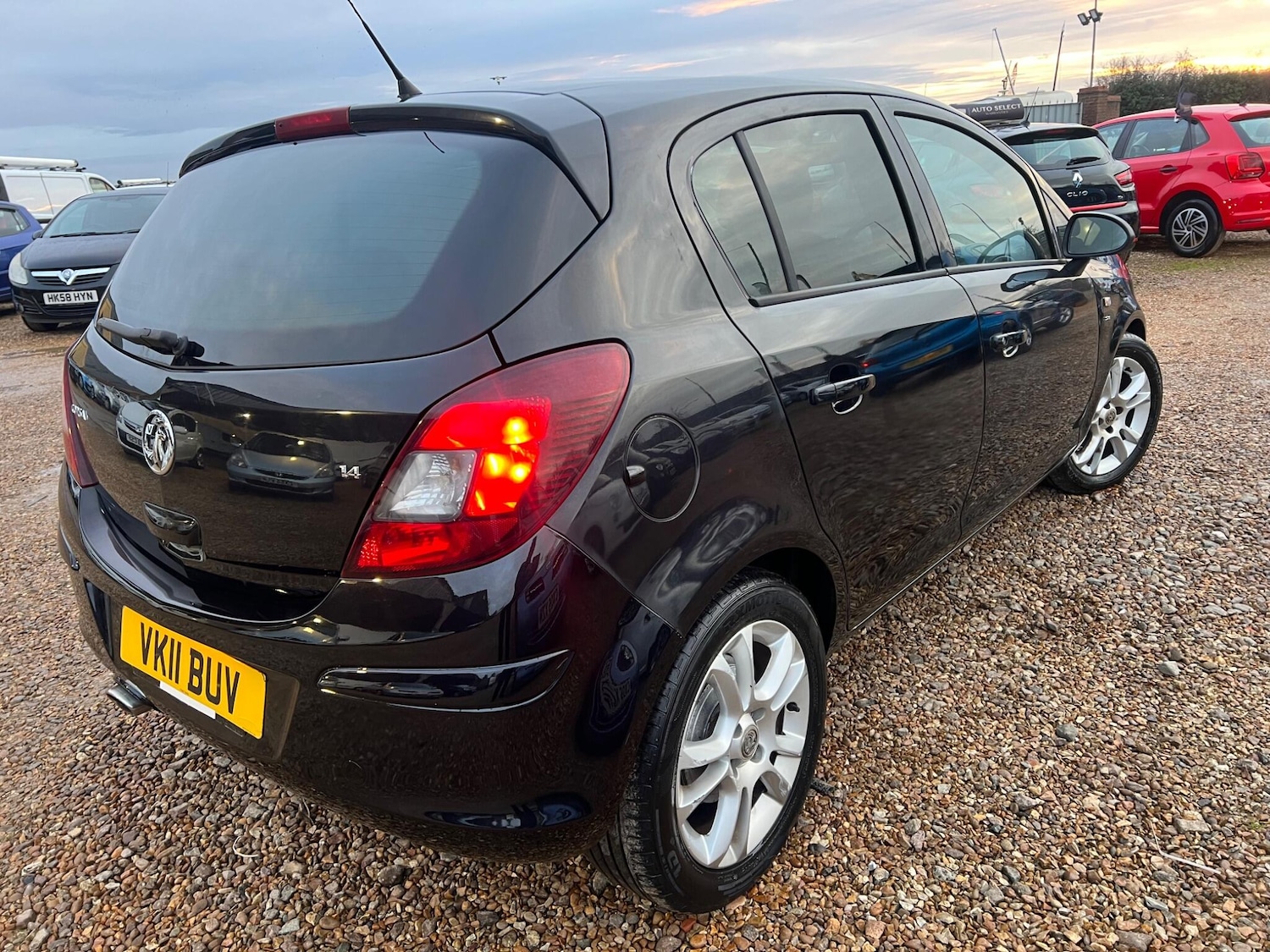 Used Vauxhall Corsa 2011 for sale - 76988746: Photo 2