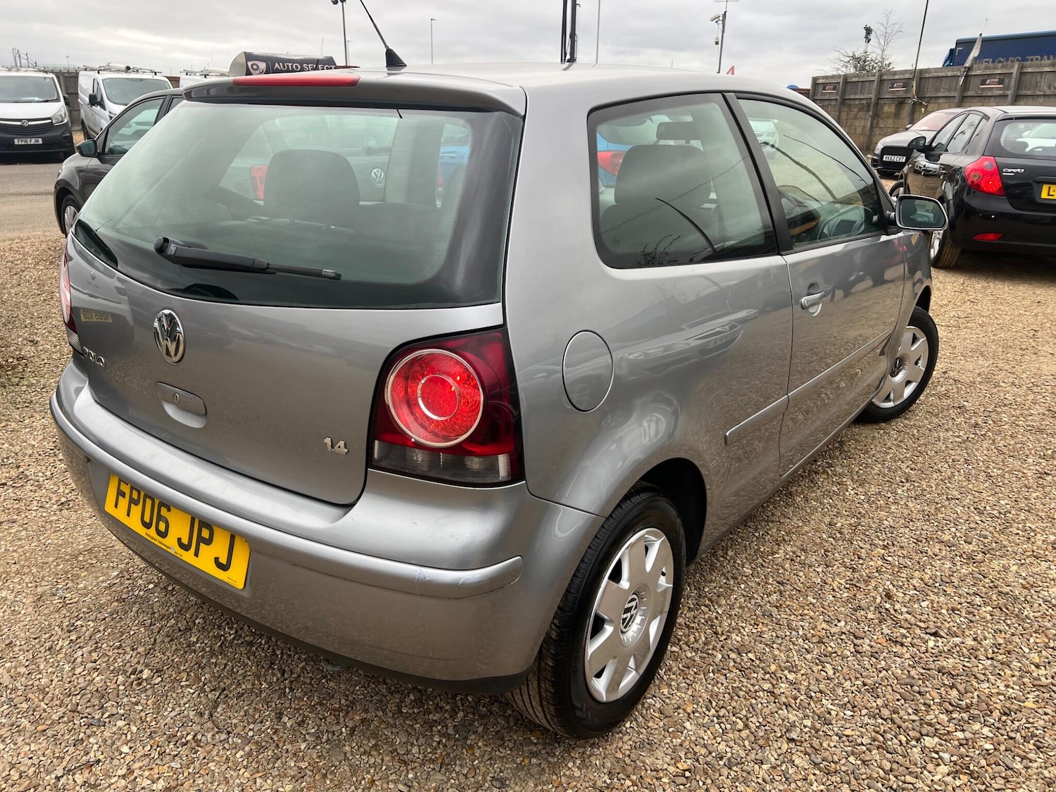 Used Volkswagen Polo 2006 for sale - 77883361: Photo 2