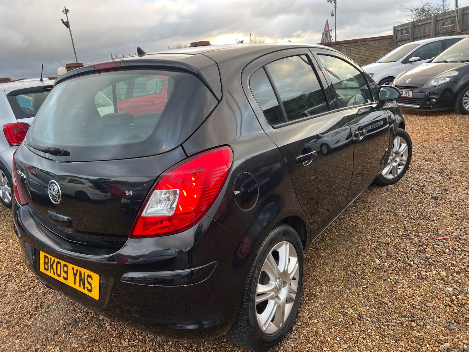 Used Vauxhall Corsa for sale - 76742527: Photo 2