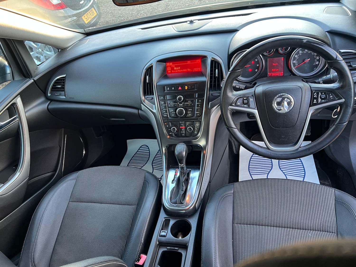 Used Vauxhall Astra 2010 for sale - 77625111: Photo 19