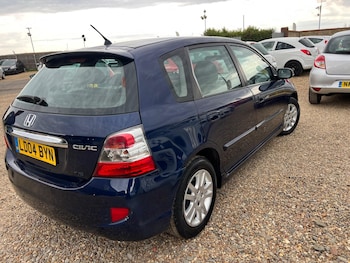 Used Honda Civic 2004 for sale - 75377731: Photo