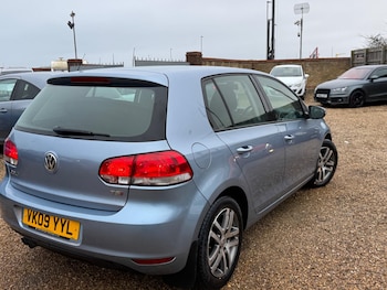 Used Volkswagen Golf 2009 for sale - 77824863: Photo