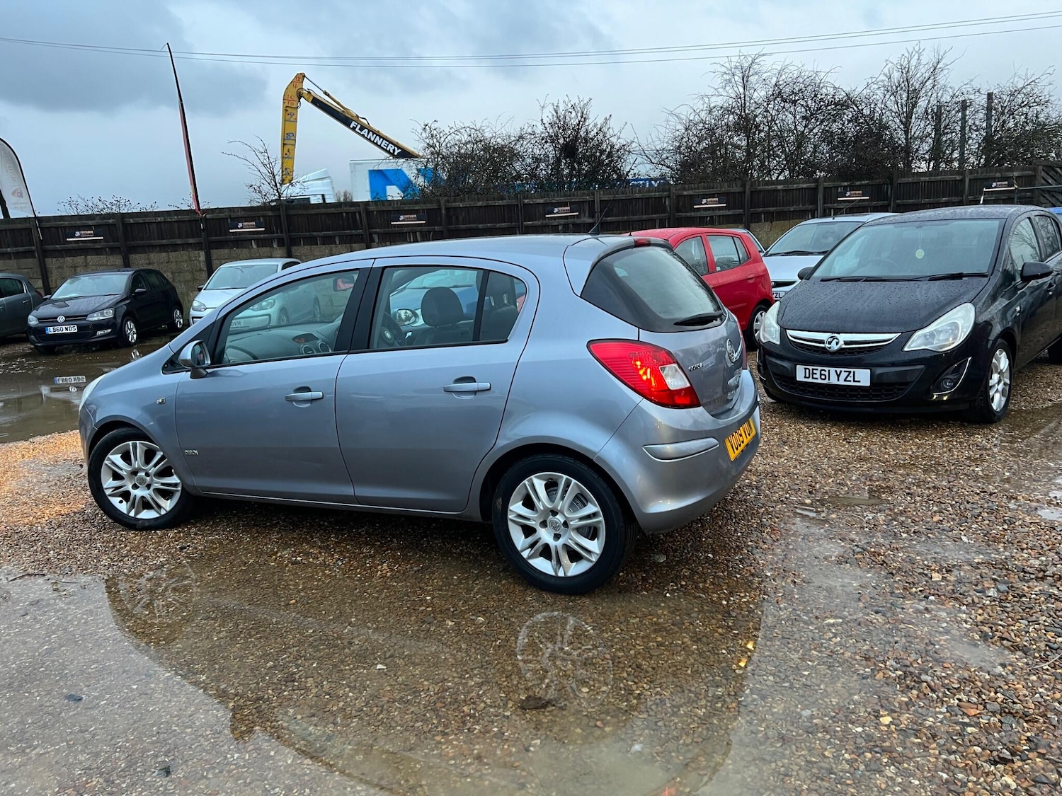 Used Vauxhall Corsa 2009 for sale - 77925855: Photo 2