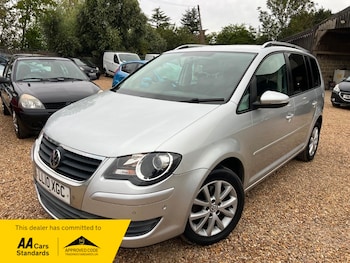 Used Volkswagen Touran 2010 for sale - 79574890: Photo