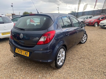 Vauxhall - Corsa