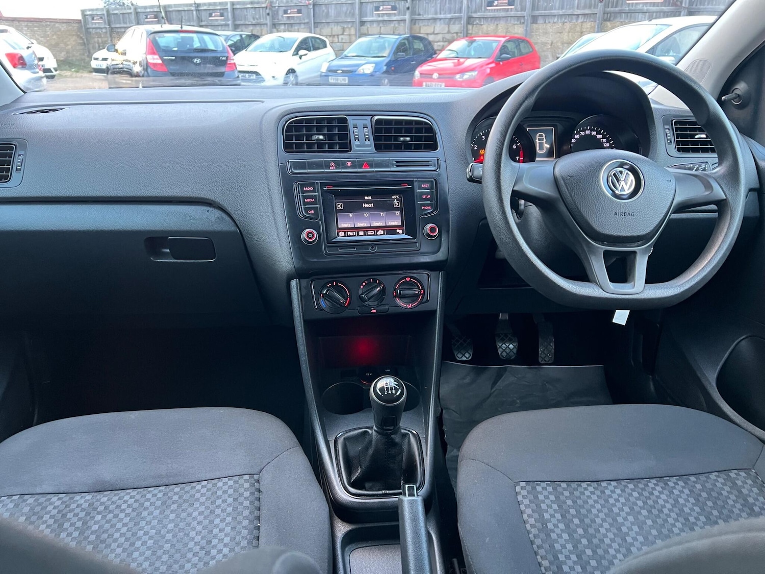 Used Volkswagen Polo 2014 for sale - 76715352: Photo 18