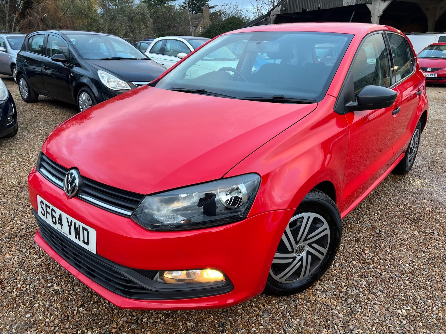 Used Volkswagen Polo 2014 for sale - 76715352: Photo 2