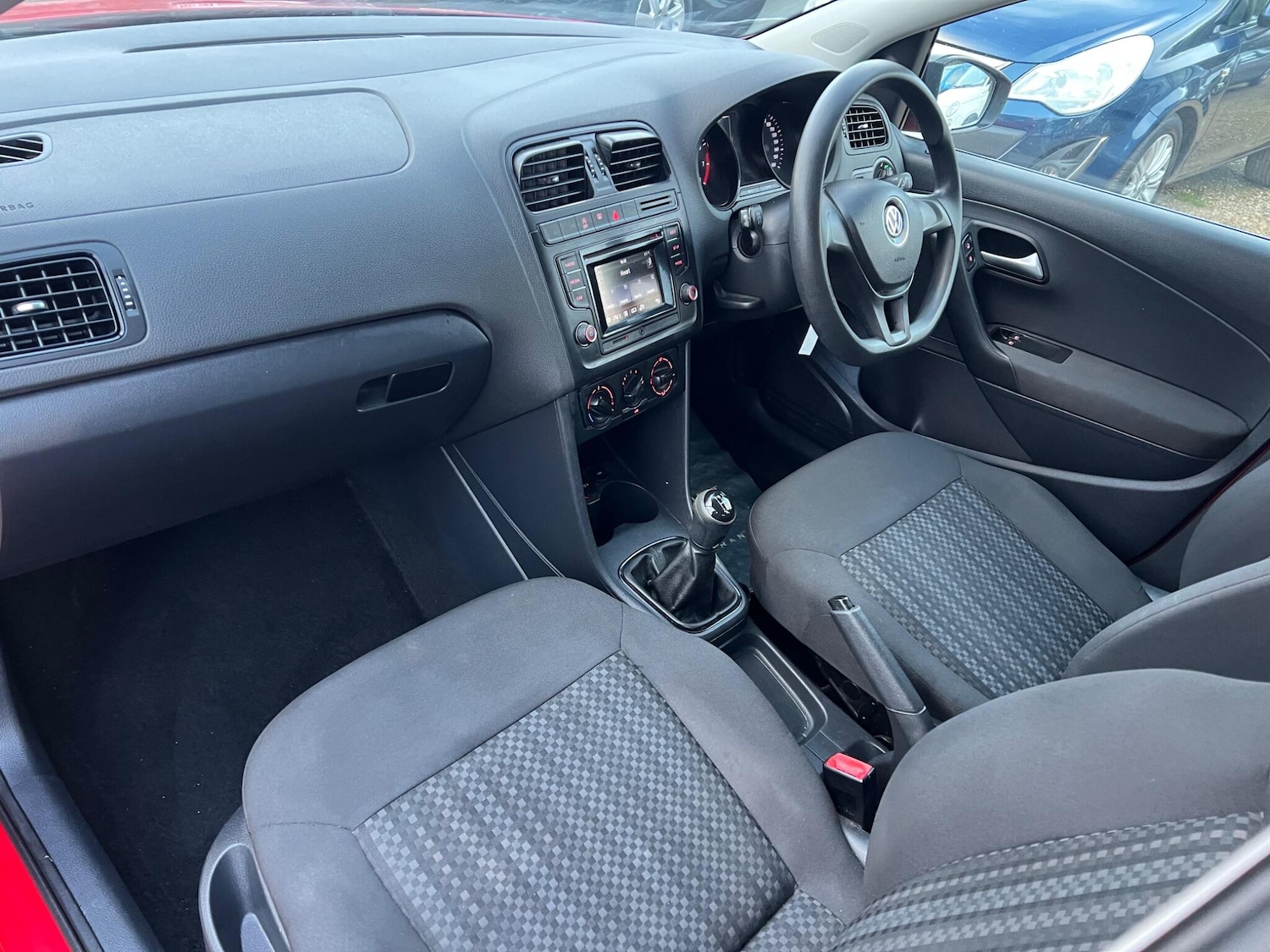 Used Volkswagen Polo 2014 for sale - 76715352: Photo 27