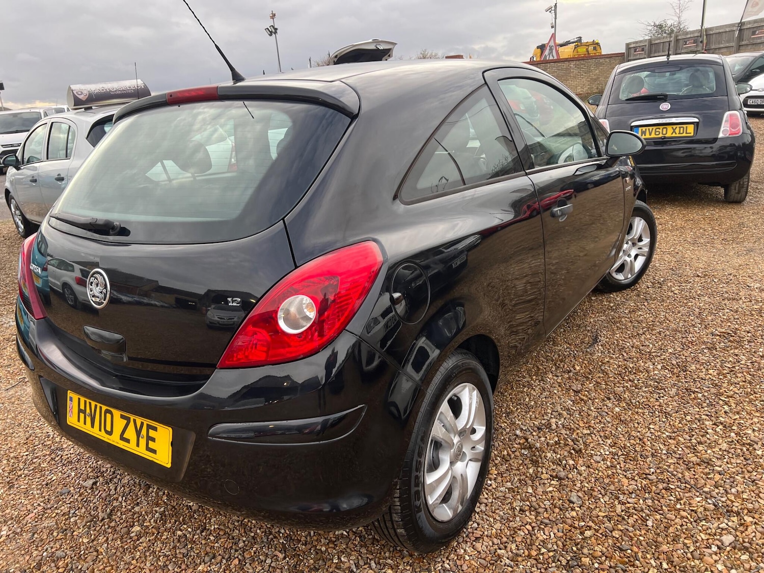 Used Vauxhall Corsa 2010 for sale - 76573389: Photo 2