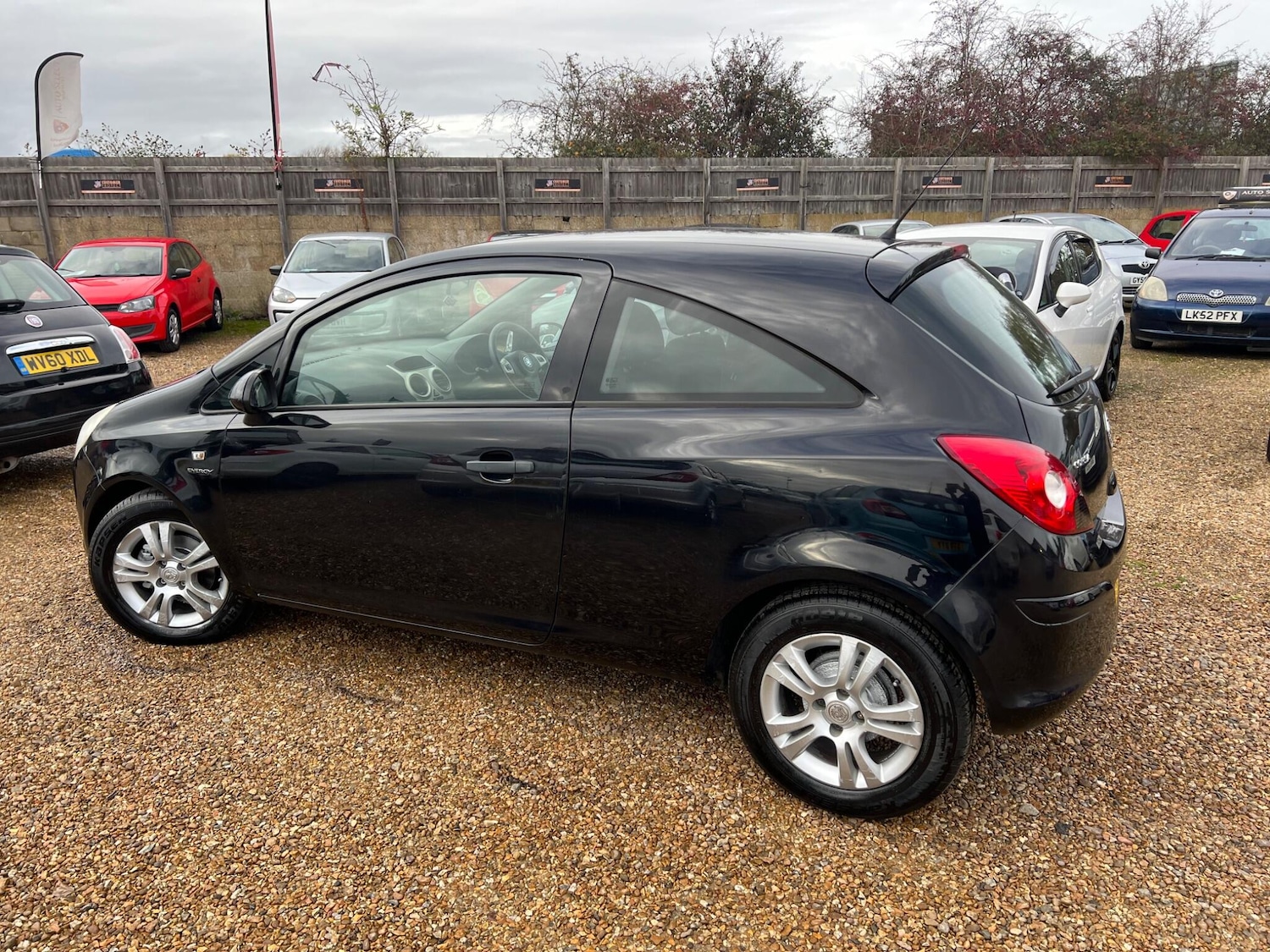 Used Vauxhall Corsa 2010 for sale - 76573389: Photo 6