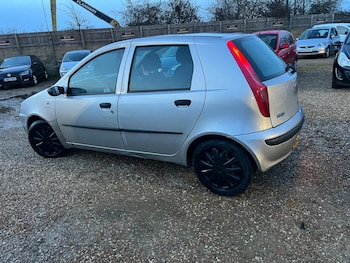 Used Fiat Punto 2002 for sale - 77559799: Photo