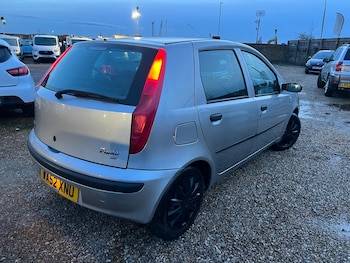 Used Fiat Punto 2002 for sale - 77559799: Photo